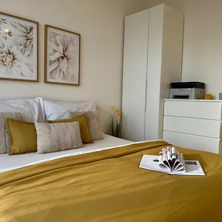 Apartino - Free Parking, Balcony, Easy Access, Metro Station, Nespresso, Netflix Apartment *