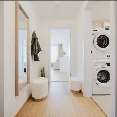 Apartino - Free Parking, Balcony, Easy Access, Metro Station, Nespresso, Netflix Apartament