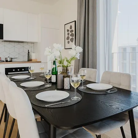 Apartino - Free Parking, Balcony, Easy Access, Metro Station, Nespresso, Netflix アパート プラハ