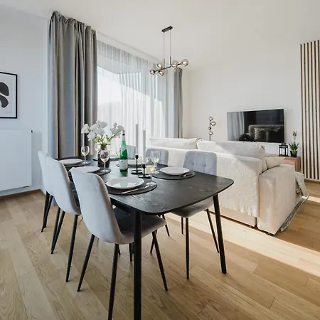 Apartino - Free Parking, Balcony, Easy Access, Metro Station, Nespresso, Netflix Apartment