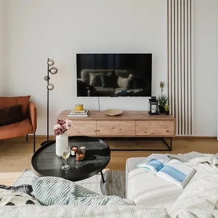 Apartino - Free Parking, Balcony, Easy Access, Metro Station, Nespresso, Netflix Apartmán Praha