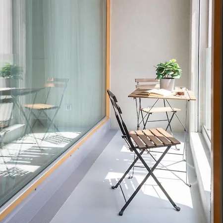 Apartino - Free Parking, Balcony, Easy Access, Metro Station, Nespresso, Netflix Apartment Prague