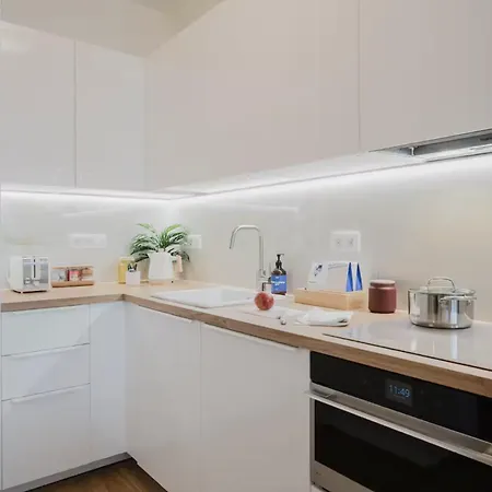 Apartino - Free Parking, Balcony, Easy Access, Metro Station, Nespresso, Netflix Apartamento Praga