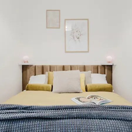 Apartino - Free Parking, Balcony, Easy Access, Metro Station, Nespresso, Netflix