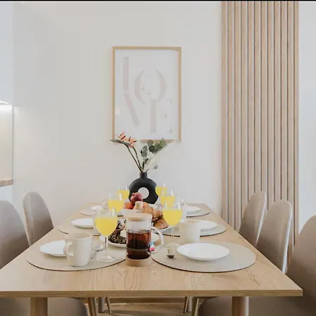 Apartino - Free Parking, Balcony, Easy Access, Metro Station, Nespresso, Netflix Apartamento *