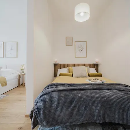 Apartamento Apartino - Free Parking, Balcony, Easy Access, Metro Station, Nespresso, Netflix
