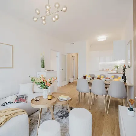 Apartino - Free Parking, Balcony, Easy Access, Metro Station, Nespresso, Netflix * Praga