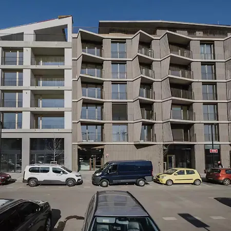 Apartino - Free Parking, Balcony, Easy Access, Metro Station, Nespresso, Netflix Praga